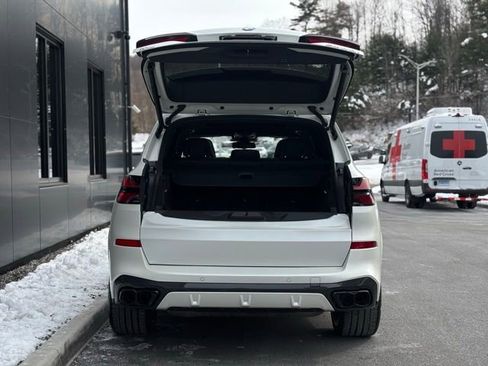 Used 2025 BMW X5 M60i w/ Executive Package image 65
