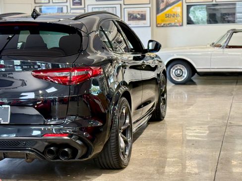 Used 2018 Alfa Romeo Stelvio Quadrifoglio w/ Driver Assist Dynamic Package image 21