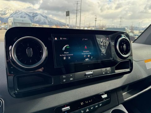 Used 2024 Mercedes-Benz Sprinter 144 Cargo image 18