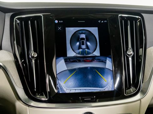 Used 2026 Volvo V60 B5 Cross Country Plus w/ Protection Package Premier image 39