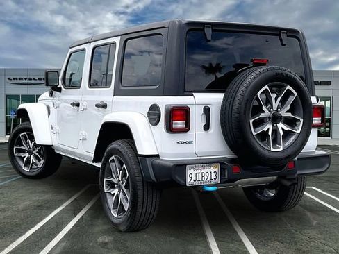 Used 2024 Jeep Wrangler Unlimited w/ Technology Group AWD/4WD image 10