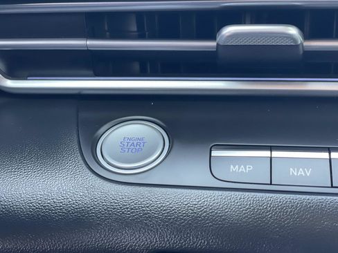 Certified 2024 Hyundai Elantra SEL w/ Convenience Package image 16