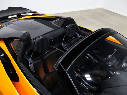 Used 2022 McLaren 765LT image 89
