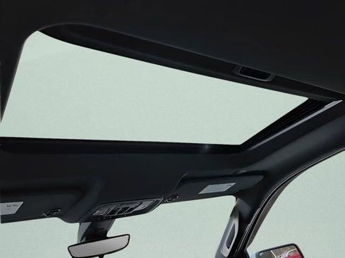 Used 2019 Chevrolet Silverado 1500 High Country w/ Technology Package image 23