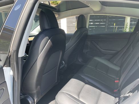 Used 2019 Tesla Model 3 Standard Range Plus RWD image 12