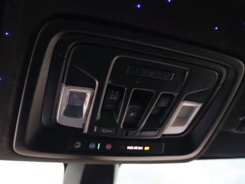 Used 2021 Chevrolet Silverado 1500 LT Trail Boss w/ Convenience Package II AWD/4WD image 18