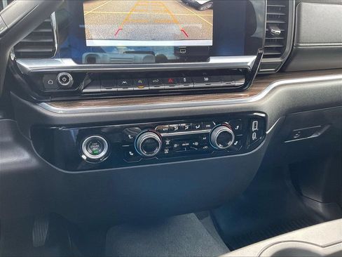 Used 2024 Chevrolet Silverado 1500 LT AWD/4WD image 25