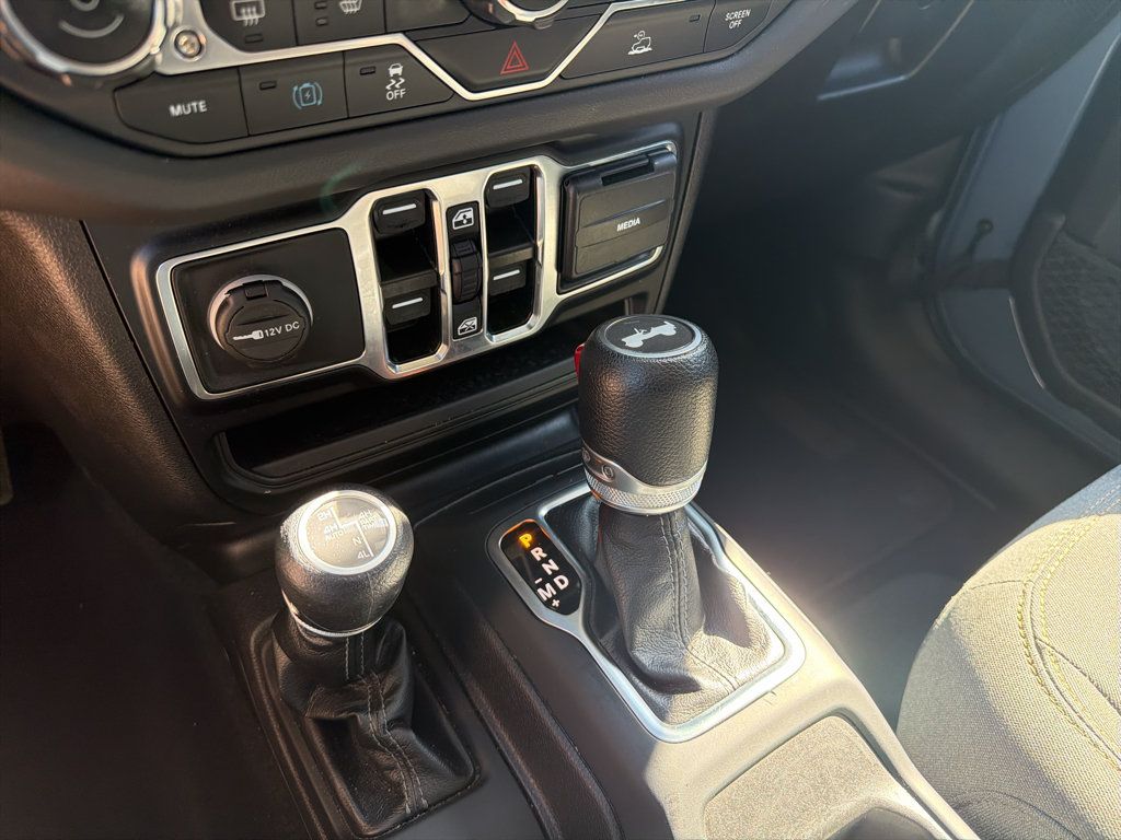 Used 2024 Jeep Wrangler Unlimited Sahara AWD/4WD image 37