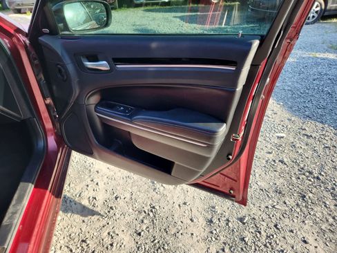 Used 2019 Chrysler 300 S image 22