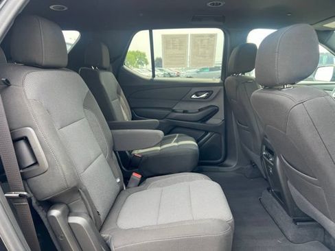 Used 2023 Chevrolet Traverse LT AWD/4WD image 13