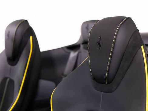 Used 2025 Ferrari Roma Spider RWD image 43
