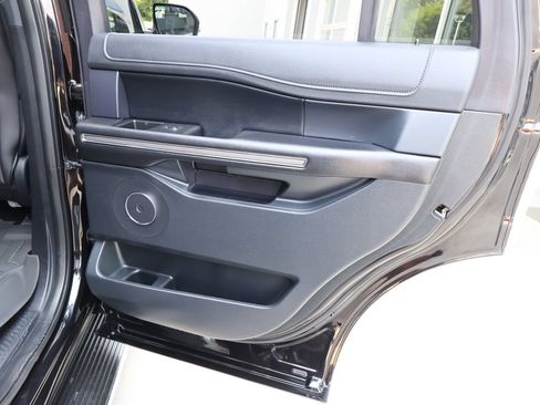 Used 2021 Ford Expedition XLT AWD/4WD image 36