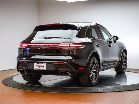 Certified 2025 Porsche Macan image 6