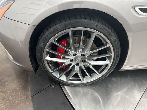 Used 2018 Maserati Quattroporte S image 32
