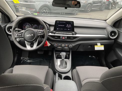 Used 2023 Kia Forte LXS FWD image 17