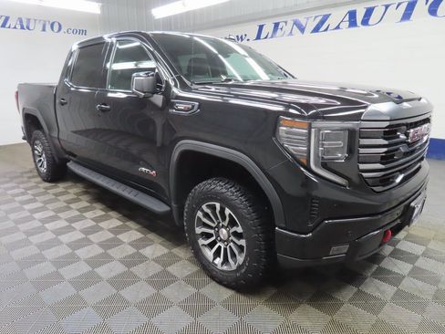 Used 2022 GMC Sierra 1500 AT4 w/ AT4 Premium Package image 3