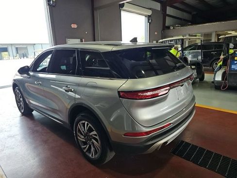 Used 2023 Lincoln Corsair FWD image 3
