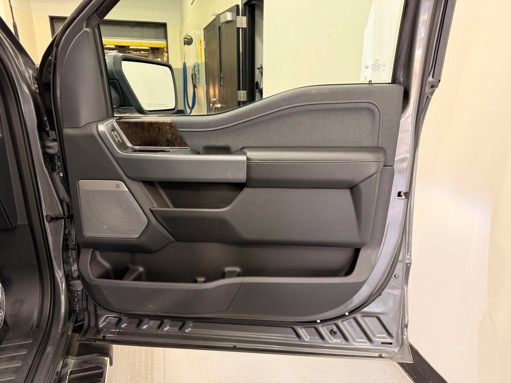 Used 2023 Ford F150 Lariat AWD/4WD image 28