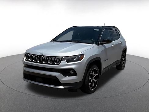 Used 2025 Jeep Compass Limited AWD/4WD image 7