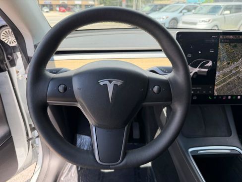 Used 2021 Tesla Model Y 2WD image 19