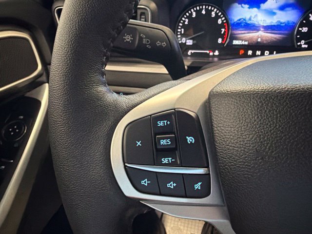 Used 2023 Ford Explorer XLT w/ Equipment Group 202A AWD/4WD image 32