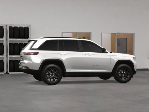 New 2025 Jeep Grand Cherokee Altitude image 6
