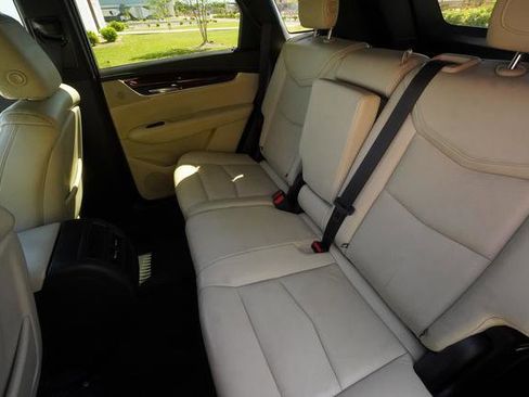 Used 2018 Cadillac XT5 Luxury w/ Driver Awareness Package image 26