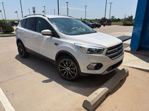 Used 2018 Ford Escape Titanium AWD/4WD image 14