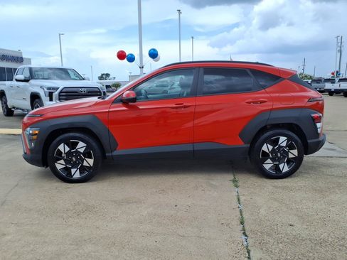 Used 2024 Hyundai Kona SEL FWD image 2