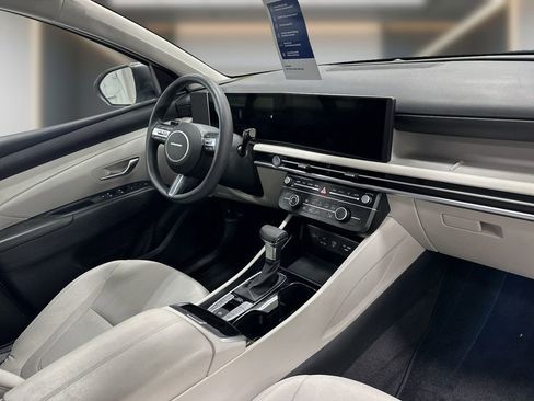 Certified 2025 Hyundai Tucson SE FWD image 15