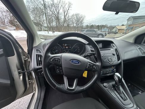 Used 2016 Ford Focus SE w/ SE Cold Weather Package image 14