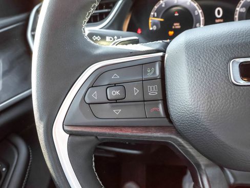 New 2025 Jeep Grand Cherokee Limited w/ Black Appearance Package image 23