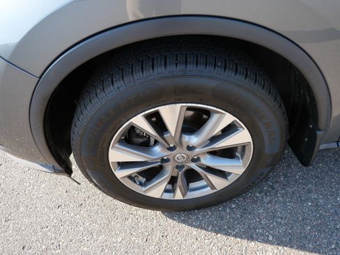 Used 2018 Nissan Murano SV AWD/4WD image 16