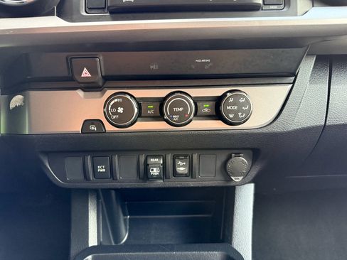 Used 2019 Toyota Tacoma SR5 RWD image 21