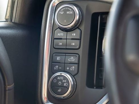 Used 2022 GMC Sierra 1500 AT4 w/ AT4 Preferred Package AWD/4WD image 21