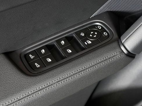 Certified 2026 Porsche Cayenne image 16