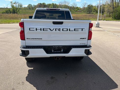 Used 2022 Chevrolet Silverado 1500 RST w/ Bed Protection Package AWD/4WD image 4