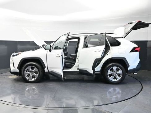 Used 2022 Toyota RAV4 XLE w/ Convenience Package image 42