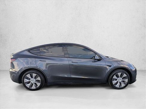 Used 2021 Tesla Model Y 2WD image 4