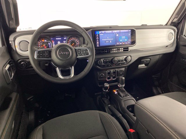 Used 2026 Jeep Wrangler Unlimited Sahara AWD/4WD image 21