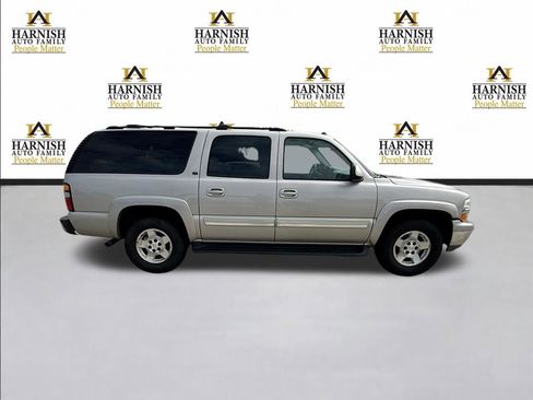 Used 2004 Chevrolet Suburban LT w/ Preferred Equipment Group image 2