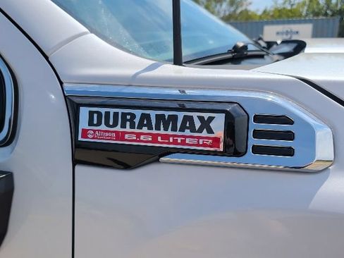 Used 2025 GMC Sierra 2500 Denali w/ Denali Reserve Package AWD/4WD image 9
