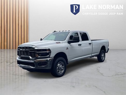 New 2026 RAM 2500 Tradesman w/ Chrome Appearance Group image 4