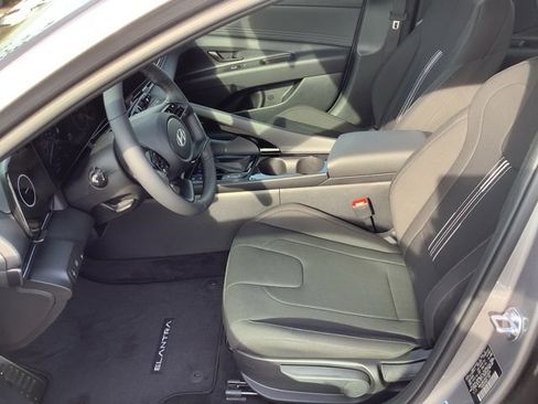 Certified 2025 Hyundai Elantra SEL w/ Cargo Package image 10