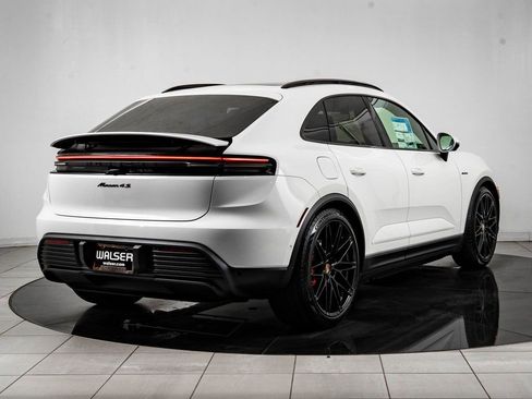 New 2026 Porsche Macan 4S Electric AWD/4WD image 8