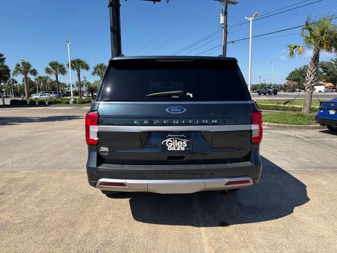 Used 2022 Ford Expedition XLT RWD image 4