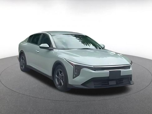 Used 2026 Kia K4 FWD image 3