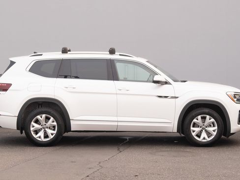 Used 2024 Volkswagen Atlas SEL Premium R-Line image 31