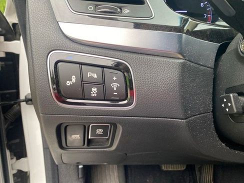 Used 2014 Hyundai Equus Signature RWD image 17