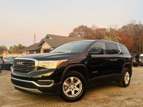 Used 2017 GMC Acadia SLE image 2